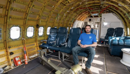 مهندس بريطاني يحوّل طائرة بوينغ 737 إلى ملجأ نووي في حديقة منزله