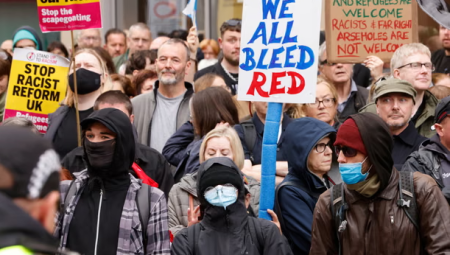 ارتفاع قياسي في طلبات استئناف اللجوء يهدد بتأجيل خطة إغلاق فنادق اللاجئين