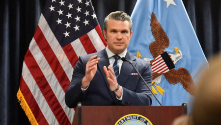 هل تحولت السياسة الأمريكية إلى حرب صليبية على إيران بقيادة وزير الدفاع الأمريكي؟