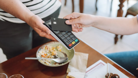 الاقتصاد البريطاني يواجه ركوداً مفاجئاً وسط مخاوف من تداعيات الصراع الإقليمي