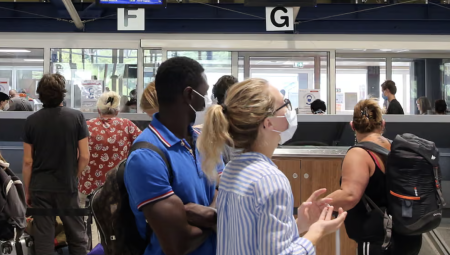 حكومة بريطانيا ستسمح لمزدوجي الجنسية باستخدام جوازات سفرهم الأوروبية لدخول البلاد