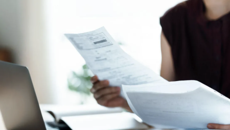 ستارمر يعلن خطة لدعم تكاليف وقود التدفئة وسط أزمة مضيق هرمز