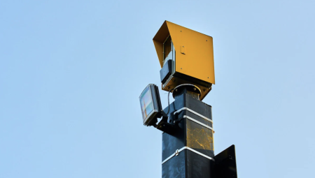 كاميرات بدون فلاش: تكنولوجيا رادارية متطورة لرصد السرعة في لندن