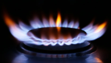 أزمة الطاقة تتفاقم: الحرب مع إيران تدفع برفع أسعار الغاز بنسبة 5%