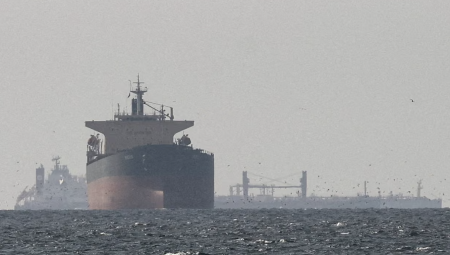 بريطانيا تعرض استضافة قمة دولية لفك حصار مضيق هرمز وسط تفاقم الأزمة الاقتصادية