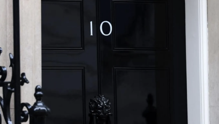 لندن تطلق إجراءات قانونية وتقنية لإنهاء شلل المشاورات وتسريع تنفيذ المشاريع الحكومية