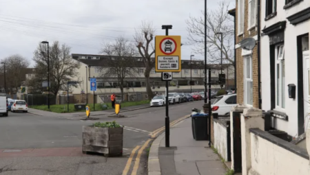 بلدية كرويدن تنهي حقبة مناطق السير المنخفض وتعوض السائقين بـ 10.7 مليون جنيه