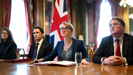 تحالف دولي بقيادة بريطانية لفك حصار مضيق هرمز وتأمين الملاحة العالمية