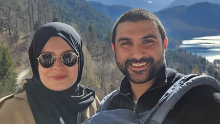 زوجة صحافي بريطاني محتجز في أمريكا تطالب بالإفراج الفوري بعد تدهور صحته