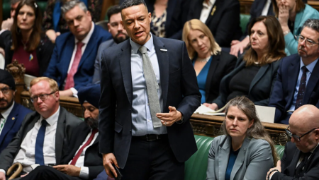 نائب عمالي يدعو ستارمر للتنحي ويطرح آندي بورنهام بديلاً محتملاً