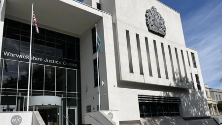 لاجئ أفغاني يقرّ باغتصاب طفلة عمرها 12 عامًا في قضية أثارت احتجاجات مناهضة للجوء