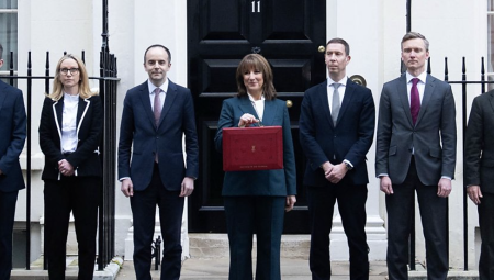 ملايين البريطانيين سيدفعون ضرائب أعلى بعد إعلان ميزانية جديدة بقيمة 26 مليار جنيه