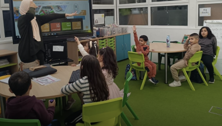 رابطة الجالية الفلسطينية في لندن تفتتح أول مدرسة فلسطينية لتعليم اللغة العربية