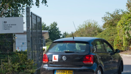 المملكة المتحدة توسّع مواعيد اختبارات القيادة لمعالجة تراكم الطلبات