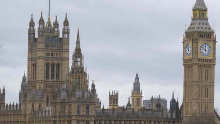 تقرير: موظفو البرلمان من ذوي البشرة الملونة يتقاضون أجورًا أقل بـ2000 جنيه سنويًا من زملائهم البيض