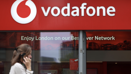 عطل واسع في شبكة فودافون يقطع الاتصال عن عشرات الآلاف في بريطانيا