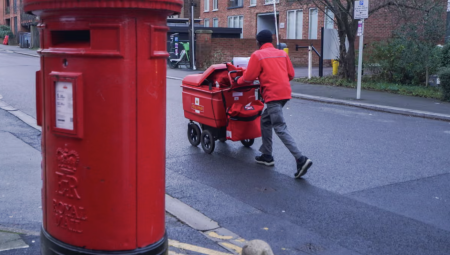 غرامة بـ21 مليون جنيه على رويال ميل لفشلها في تحقيق معايير تسليم البريد في بريطانيا