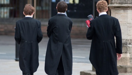 عائلة بريطانية ثرية تدفع 180 ألف جنيه إسترليني سنويًا لتوظيف مدرس لطفل عمره عام واحد