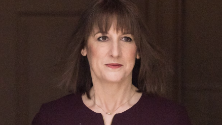 ريتشيل ريفز قد ترفع ضريبة الدخل لكسر وعد انتخابي وسد فجوة مالية بـ30 مليار جنيه