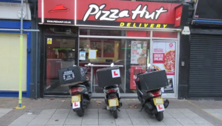 غرامة 39 ألف جنيه لفرع بيتزا هت في لندن بعد اكتشاف فئران داخل المطعم