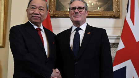 بريطانيا وفيتنام تتفقان على تسريع ترحيل الوافدين غير النظاميين