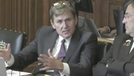 إخفاقات وزارة الدفاع البريطانية تؤدي إلى تسريب بيانات سرية لمقدمي طلبات اللجوء الأفغان