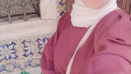 فلسطينية فقدت عائلتها في غزة تحلم بالدراسة ببريطانيا بدعم غاري لينيكر ومشاهير الفن والرياضة