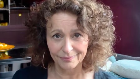 ناديا صوالحة تقاضي ITV: أُبعدت من Loose Women بسبب دعمي لفلسطين