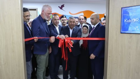 جمعية اسكتلندية تفتتح أول غرفة عمليات مخصصة للأطفال في الضفة الغربية