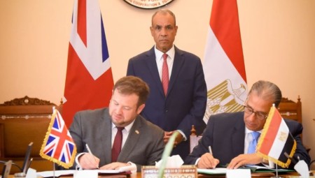 مصر وبريطانيا تتفقان على تسريع ترحيل المهاجرين غير المستحقين للبقاء