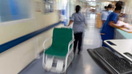تقرير صادم: 20 ألف وفاة يمكن تفاديها سنويًا في NHS