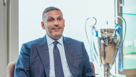 حصانة الإماراتي خلدون المبارك تفتح معركة قانونية جديدة أمام مانشستر سيتي في بريطانيا